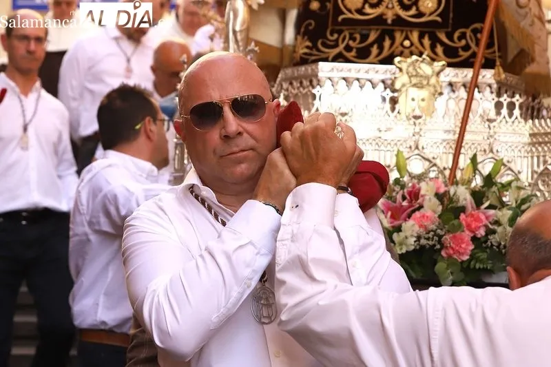 Foto 12 - Santa Teresa abandona la clausura para iniciar ocho d&iacute;as de fiesta y devoci&oacute;n en Alba de Tormes