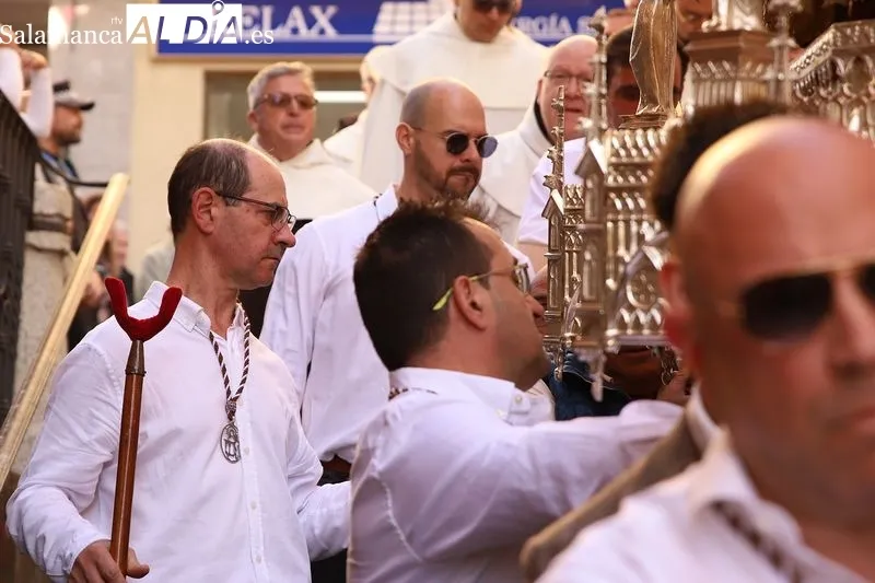 Foto 11 - Santa Teresa abandona la clausura para iniciar ocho d&iacute;as de fiesta y devoci&oacute;n en Alba de Tormes
