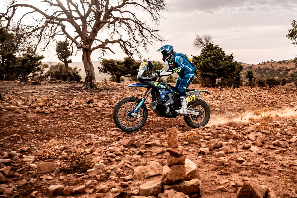 Santolino, octavo en Marruecos tras abrir pista y un corte