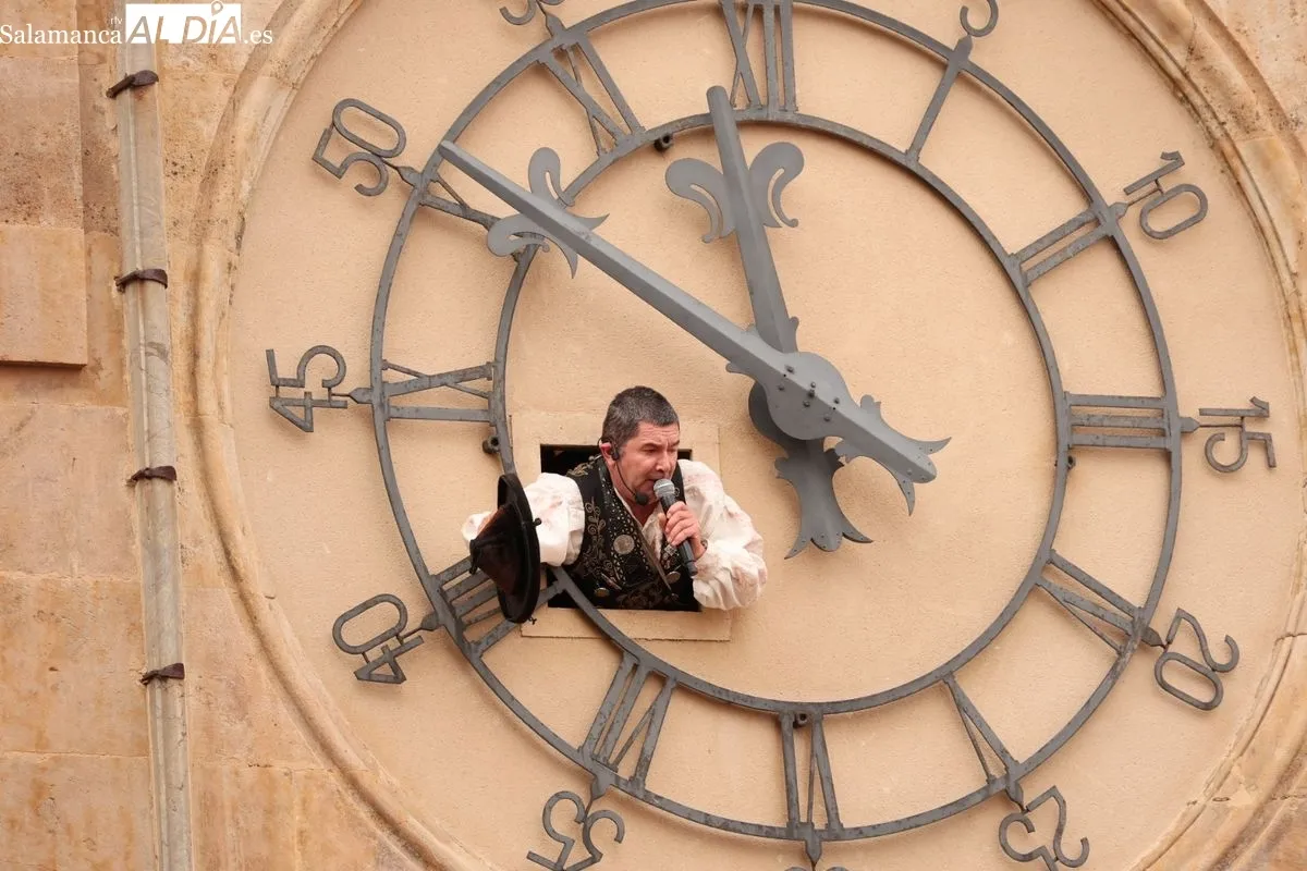 El Mariquelo corona la Catedral en su 39ª ascensión por el párkinson y el cáncer. Foto de David Sañudo