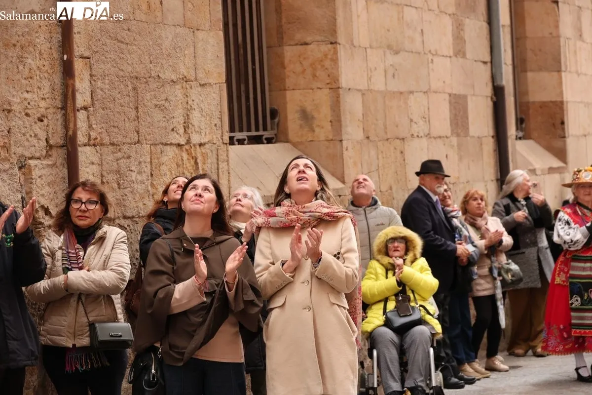 El Mariquelo corona la Catedral en su 39ª ascensión por el párkinson y el cáncer. Foto de David Sañudo
