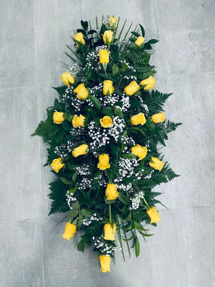 Playflor reivindica la flor natural en Todos los Santos con un servicio de entrega en el cementerio de Alba | Imagen 2