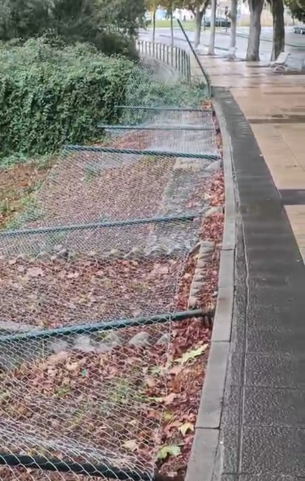 Vandalismo en Salamanca: destrozan el nuevo vallado de La Aldehuela