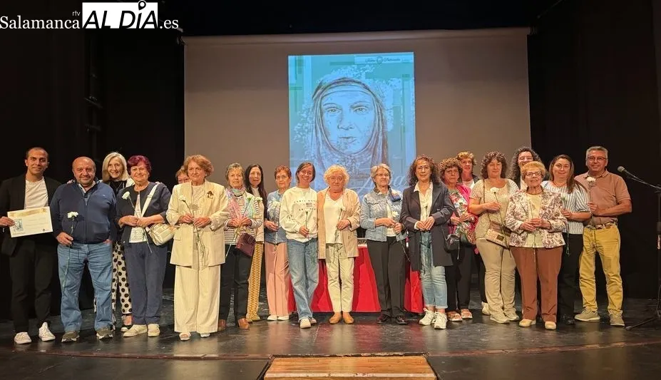Foto 2 - La veneraci&oacute;n del cuerpo de Santa Teresa centra la presentaci&oacute;n de las Fiestas de Alba de Tormes
