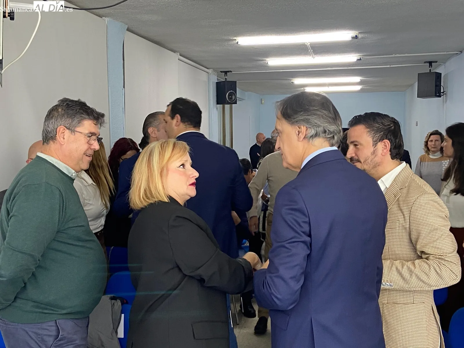 La consejera de Industria, Comercio y Empleo, Leticia García, y el presidente del Partido Popular de Salamanca, Carlos García Carbayo, en un acto por el empleo y los autónomos | FOTOS: Vanesa Martins