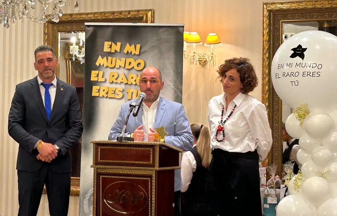 Foto 7 - AERSCyL premia al Ayuntamiento de Pe&ntilde;aranda por su apoyo a la asociaci&oacute;n y la solidaridad