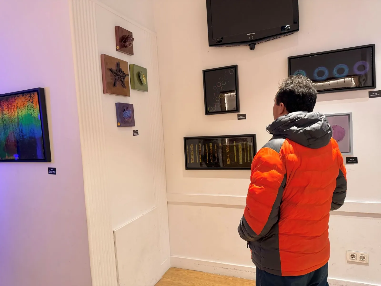 Imágenes de la exposición en el Centro Comercial El Tormes