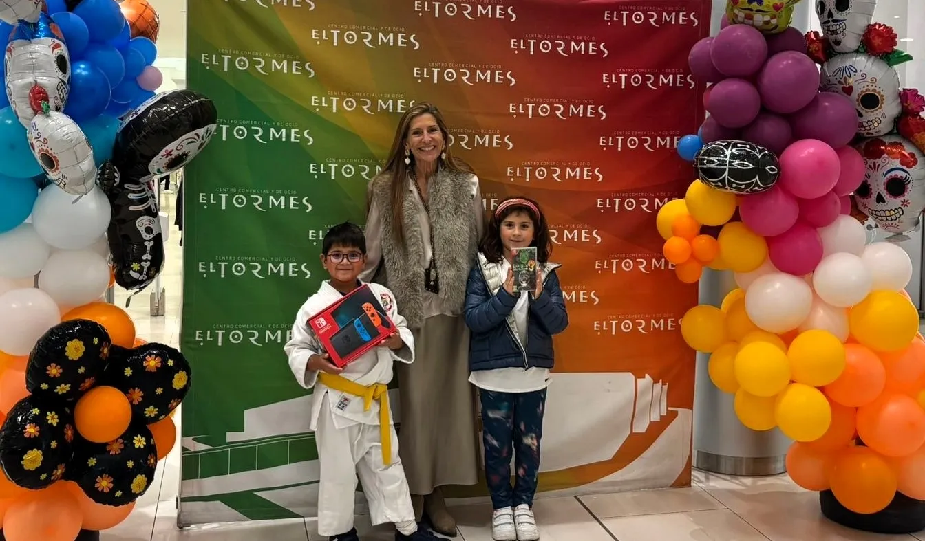 Foto 2 - FOTOS | M&aacute;s de 40.000 visitantes en el Halloween de El Tormes inspirado en el D&iacute;a de Muertos