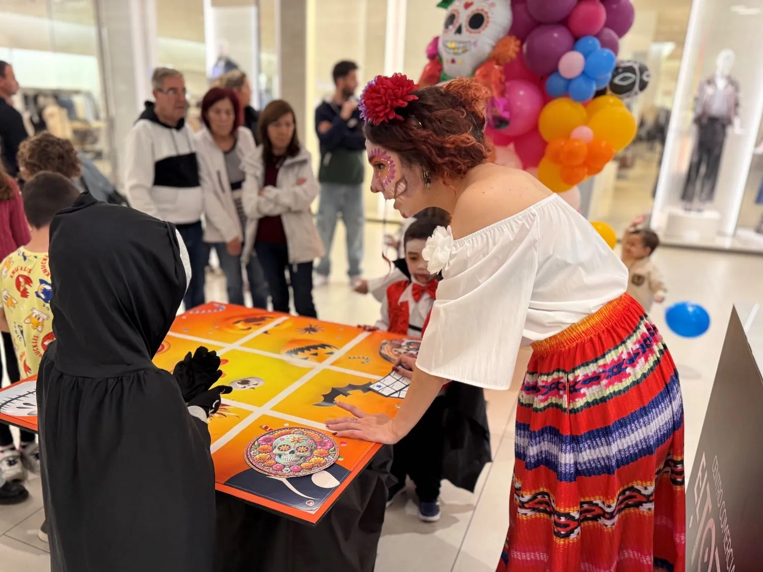 Foto 9 - FOTOS | M&aacute;s de 40.000 visitantes en el Halloween de El Tormes inspirado en el D&iacute;a de Muertos