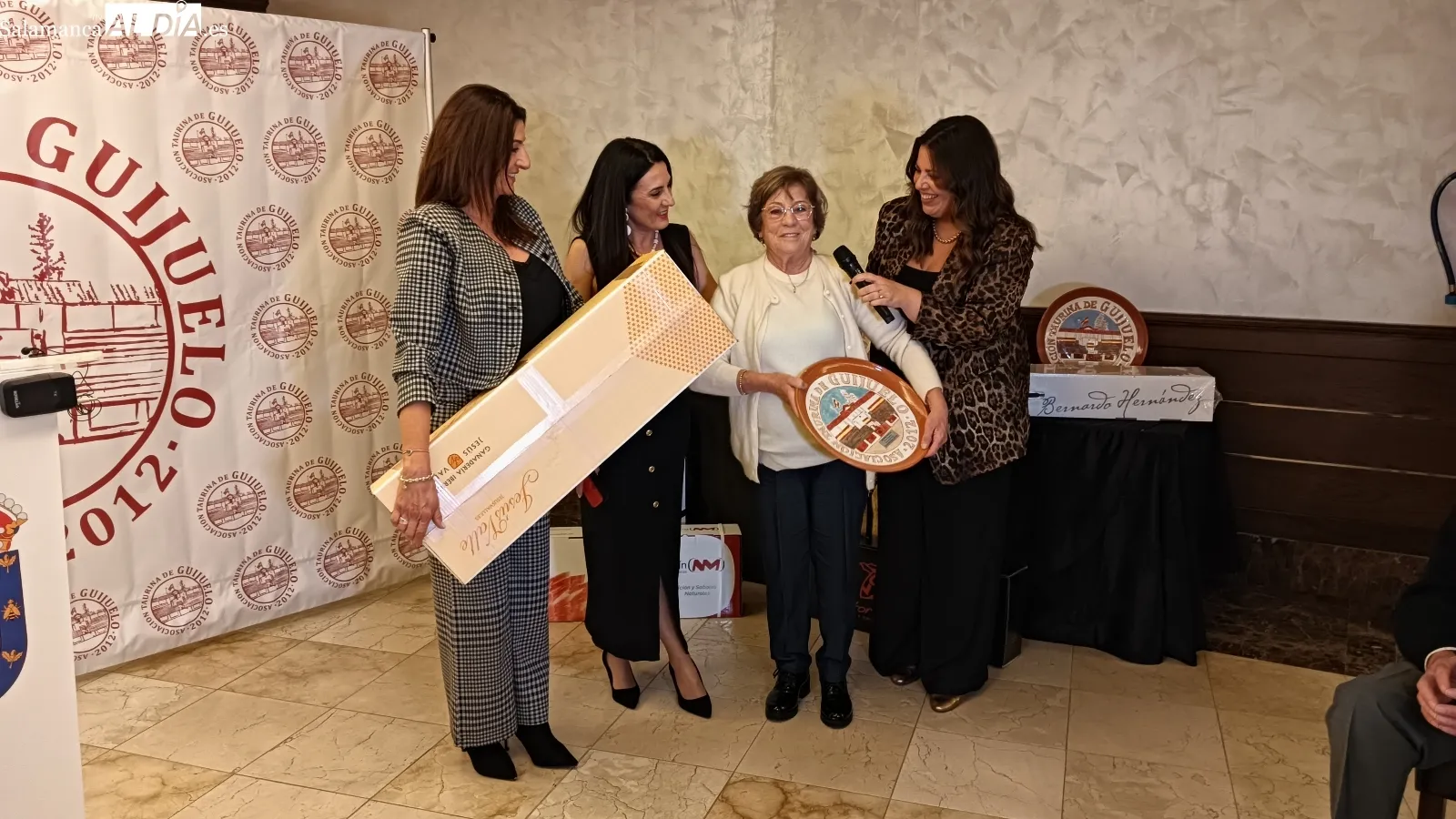 Guijuelo premia a los triunfadores de su feria taurina en una emotiva velada | FOTOS: Toni Sánchez