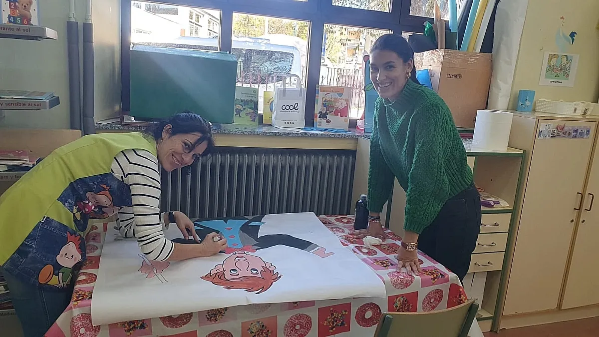 Actividades conjuntas entre alumnos, antiguas y futuras maestras del Centro