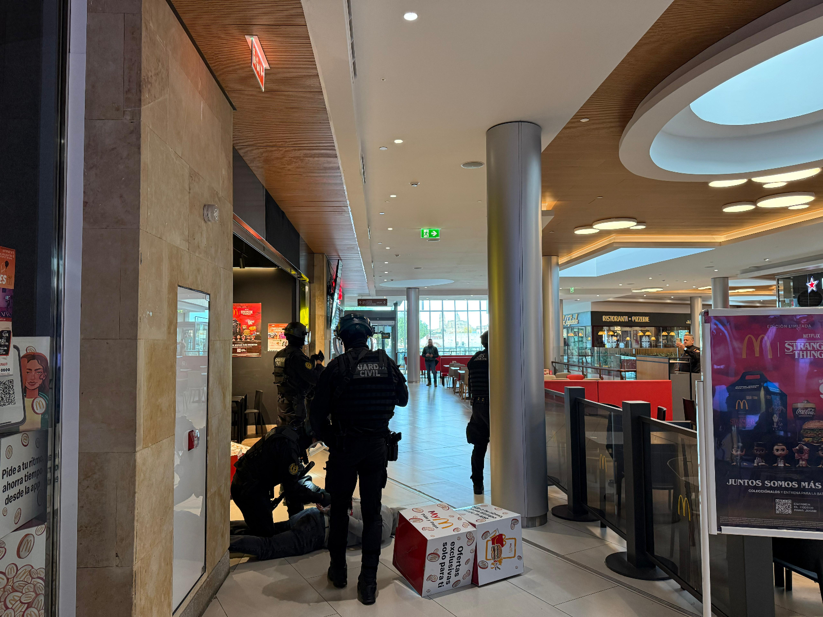 FOTOS | La Guardia Civil simula un atentado en Santa Marta (Salamanca)