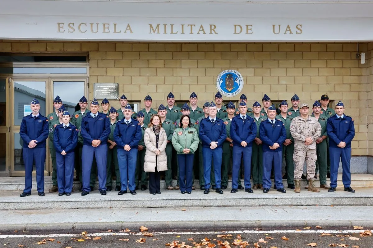 La ministra de Defensa visita Matacán, que duplica su alumnado y se afianza como referente 