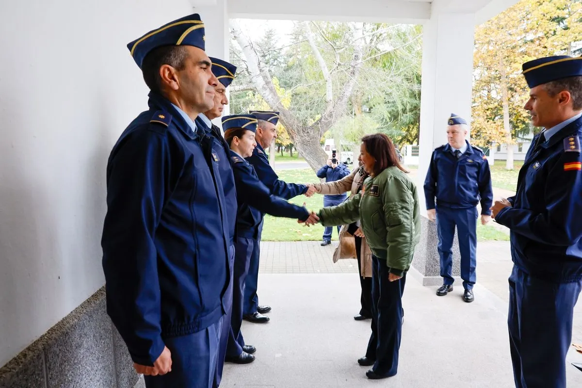 La ministra de Defensa visita Matacán, que duplica su alumnado y se afianza como referente 
