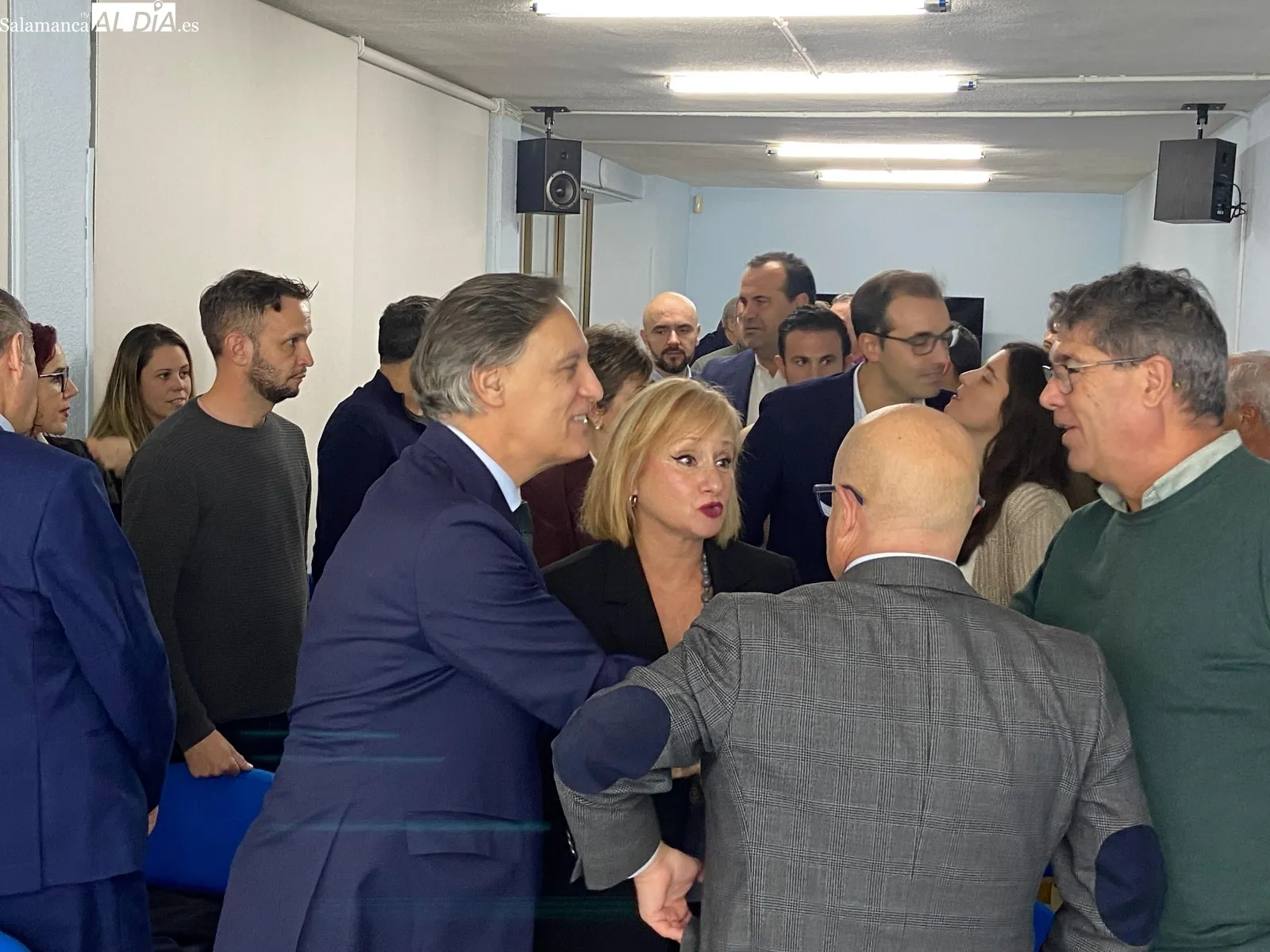 La consejera de Industria, Comercio y Empleo, Leticia García, y el presidente del Partido Popular de Salamanca, Carlos García Carbayo, en un acto por el empleo y los autónomos | FOTOS: Vanesa Martins