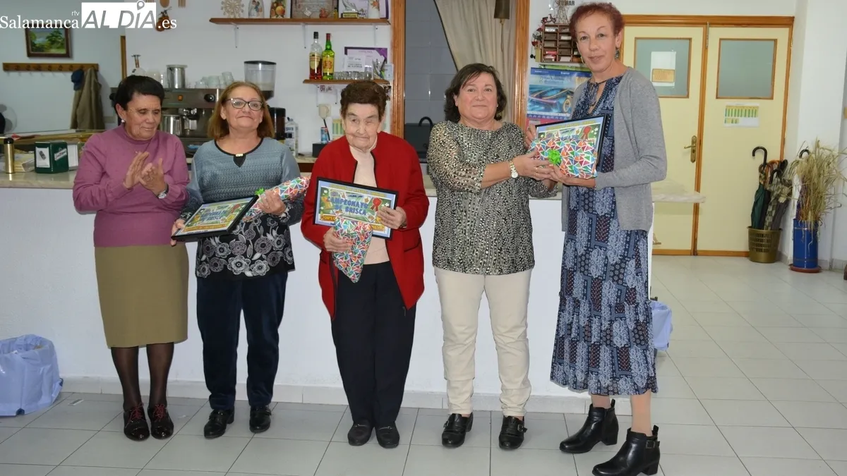 Las mujeres se imponen en el campeonato de brisca de la asociación de jubilados de Lumbrales / INFOTUR