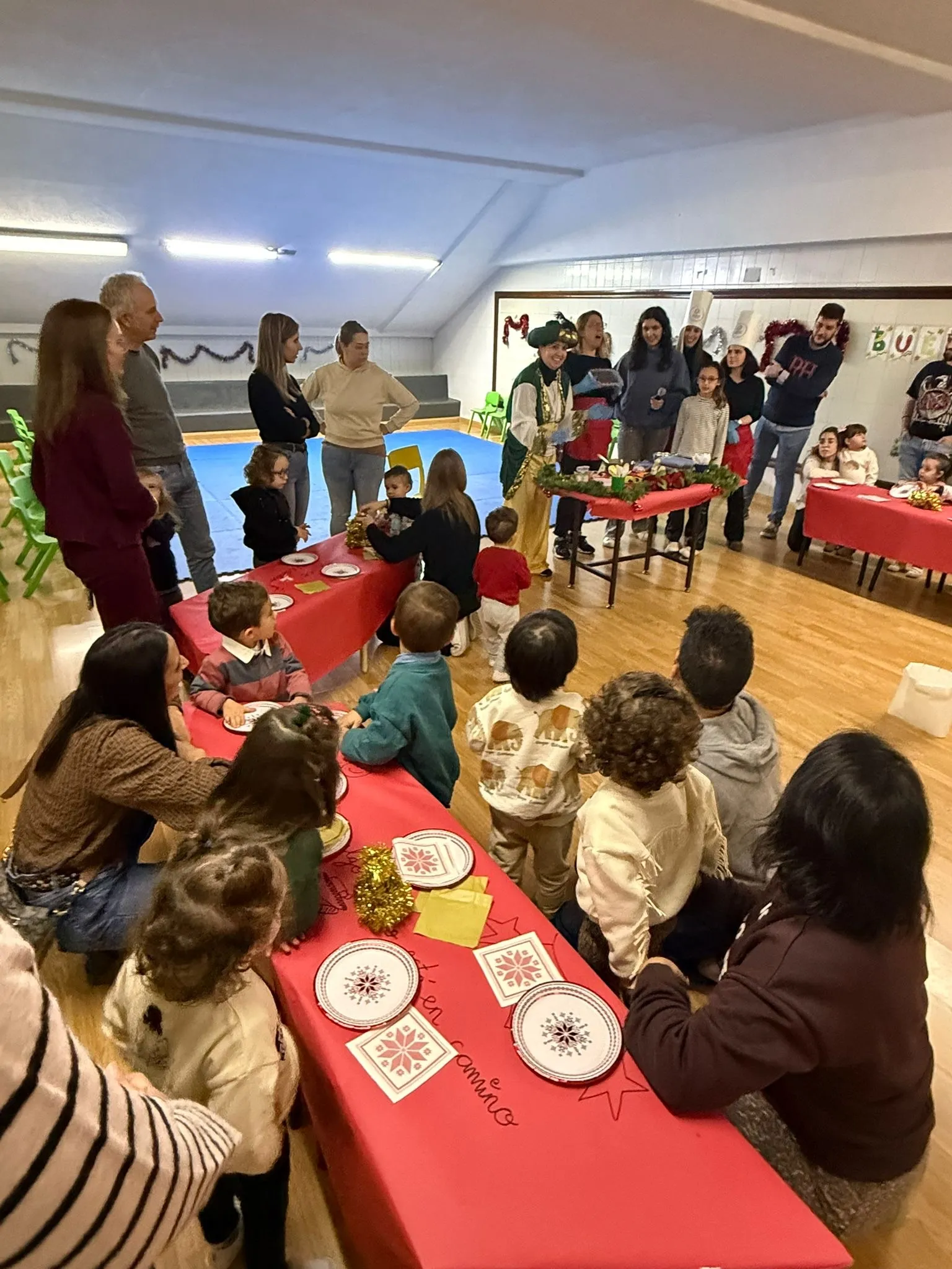 Foto 8 - El Colegio Sant&iacute;sima Trinidad celebra un taller de dulces para familias con ni&ntilde;os de 1 a 3 a&ntilde;os