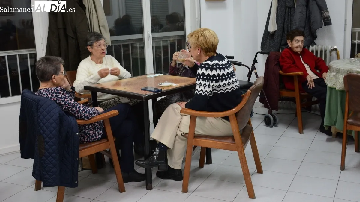 Las mujeres se imponen en el campeonato de brisca de la asociación de jubilados de Lumbrales / INFOTUR