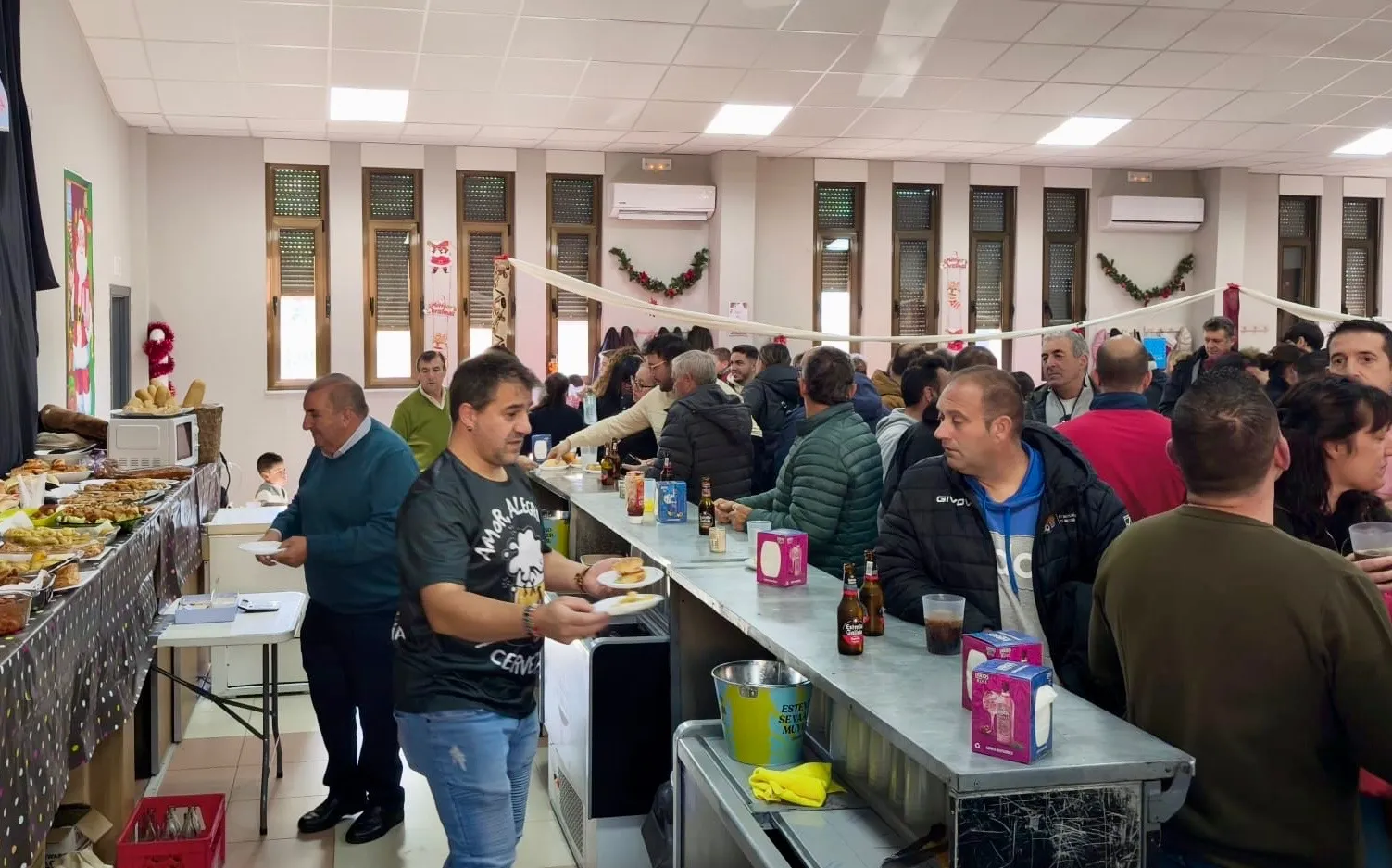 Foto 6 - Babilafuente se vuelca de manera masiva con La Sonrisa de M4r&iacute;a participando en la Marcha ben&eacute;fica y el Mercado Navide&ntilde;o