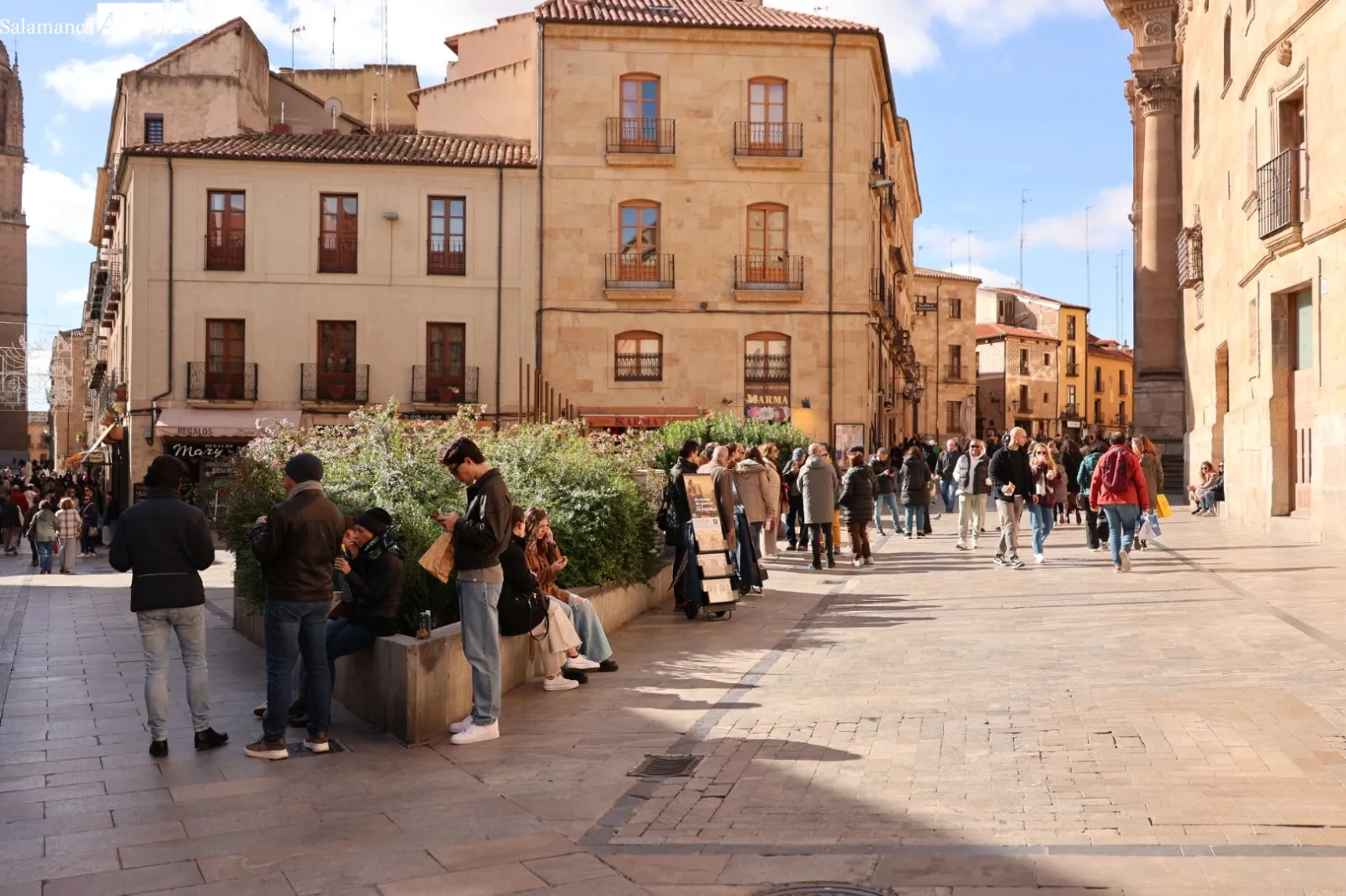 Ambiente el domingo en el centro de Salamanca | Fotos: David Sañudo