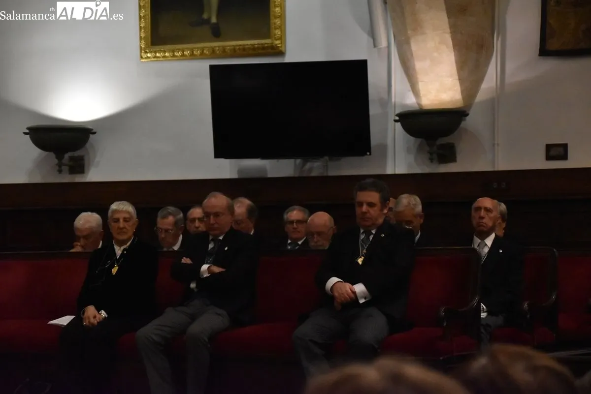 Ceremonia de ingreso de Alberto Orfao en la Real Academia de Medicina de Salamanca. Fotos: Vanesa Martins