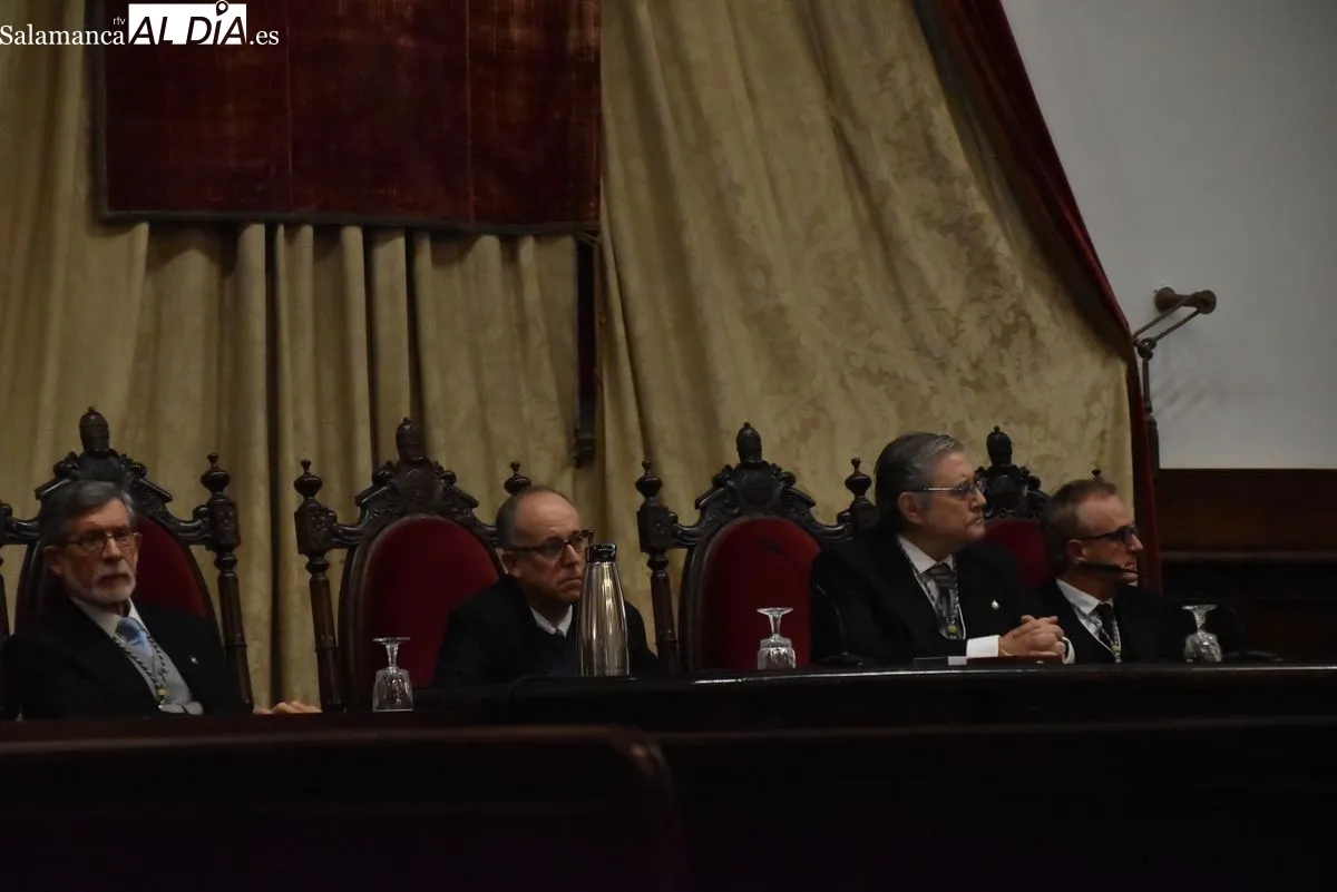 Ceremonia de ingreso de Alberto Orfao en la Real Academia de Medicina de Salamanca. Fotos: Vanesa Martins