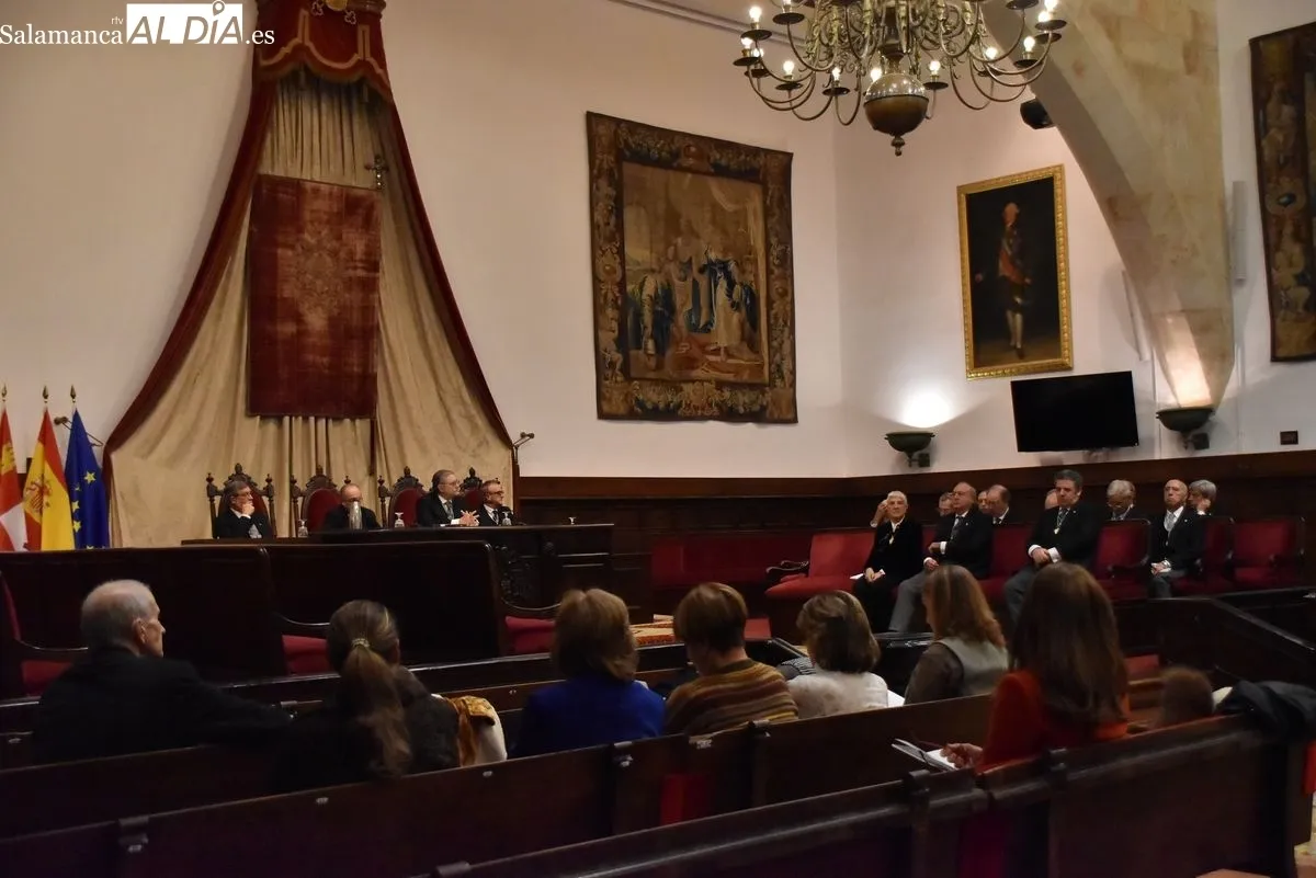 Ceremonia de ingreso de Alberto Orfao en la Real Academia de Medicina de Salamanca. Fotos: Vanesa Martins