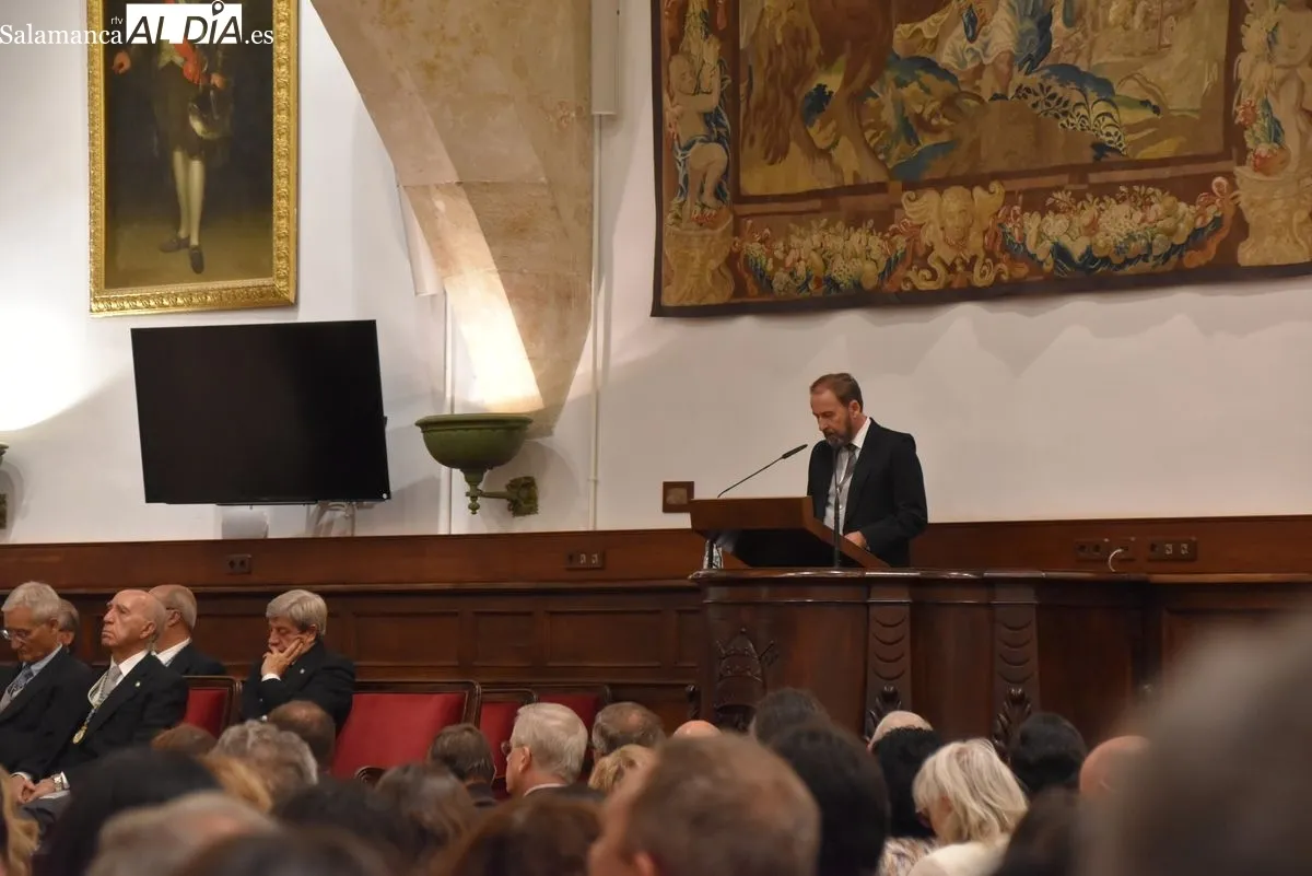 Ceremonia de ingreso de Alberto Orfao en la Real Academia de Medicina de Salamanca. Fotos: Vanesa Martins