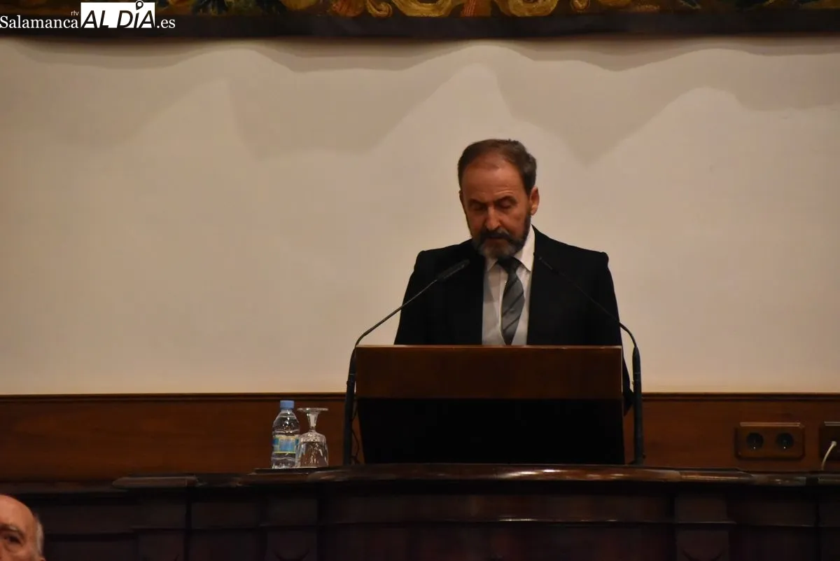 Ceremonia de ingreso de Alberto Orfao en la Real Academia de Medicina de Salamanca. Fotos: Vanesa Martins