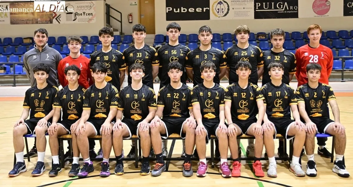 El Balonmano Ciudad de Salamanca exhibe la fortaleza de su proyecto con las fotos oficiales