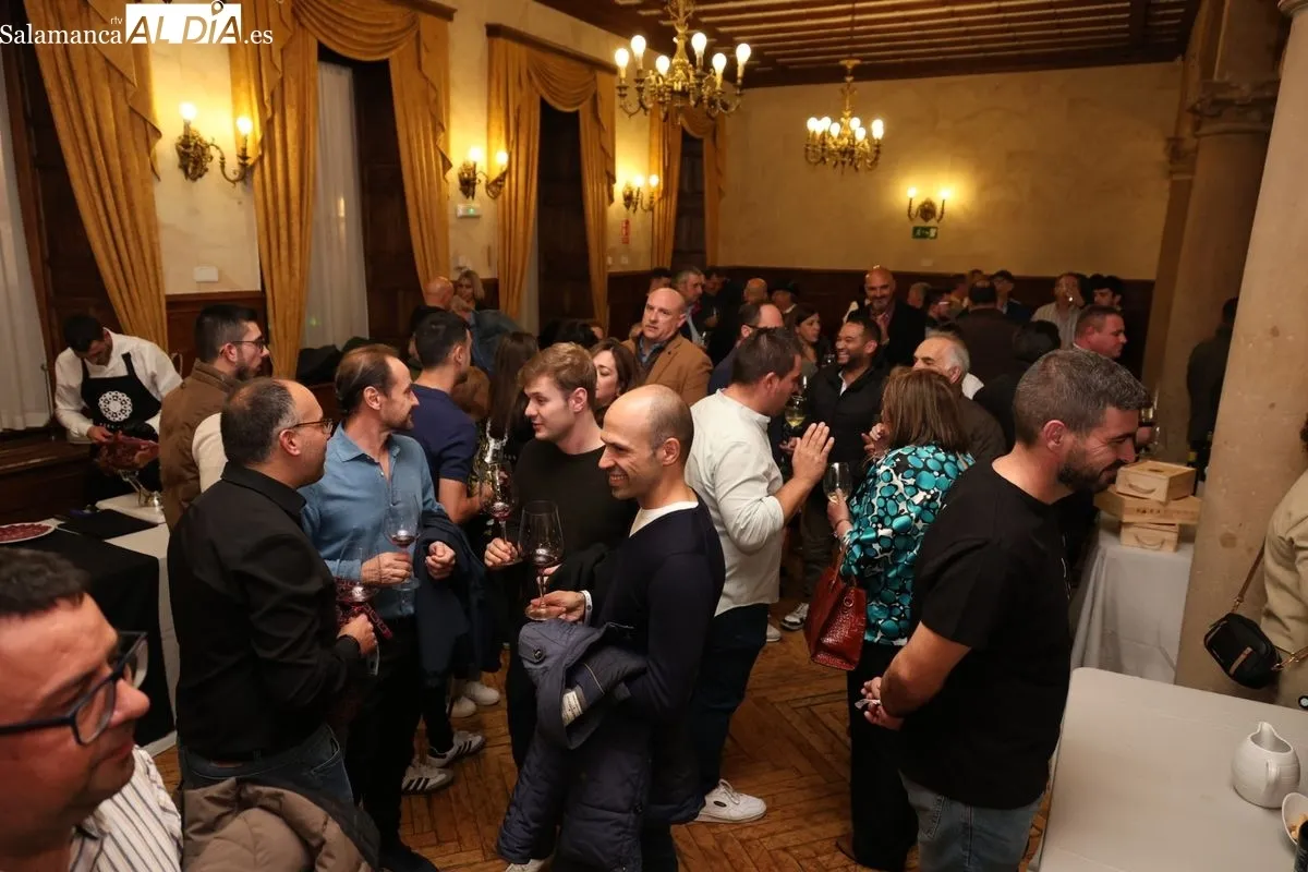 Evento de Bodega Perahigos en el Casino de Salamanca. Foto: David Sañudo