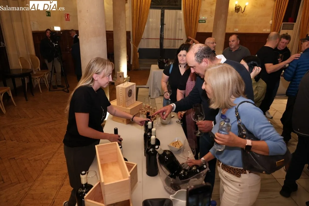 Evento de Bodega Perahigos en el Casino de Salamanca. Foto: David Sañudo