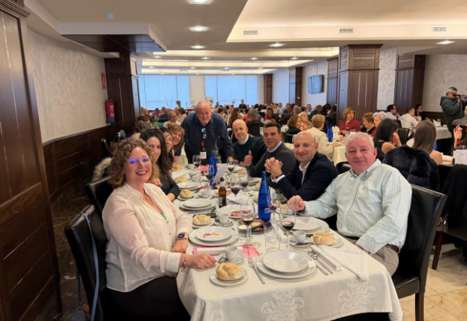 AECC Guijuelo cierra su X Gala Benéfica con una comida