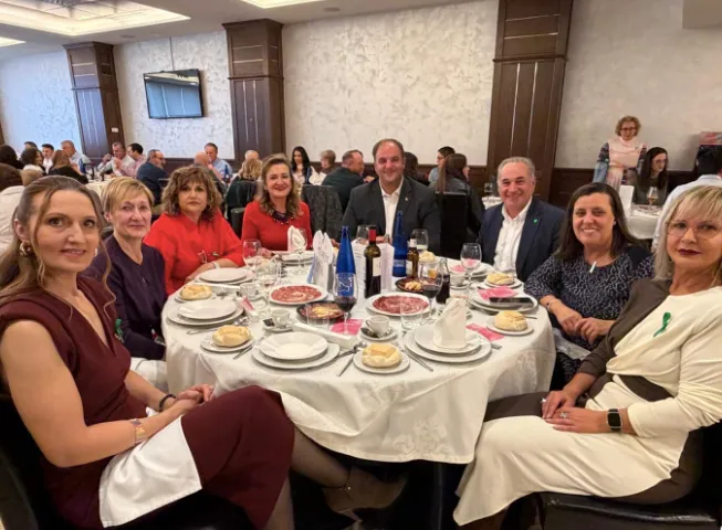 Guijuelo se vuelva con la AECC con una comida solidaria