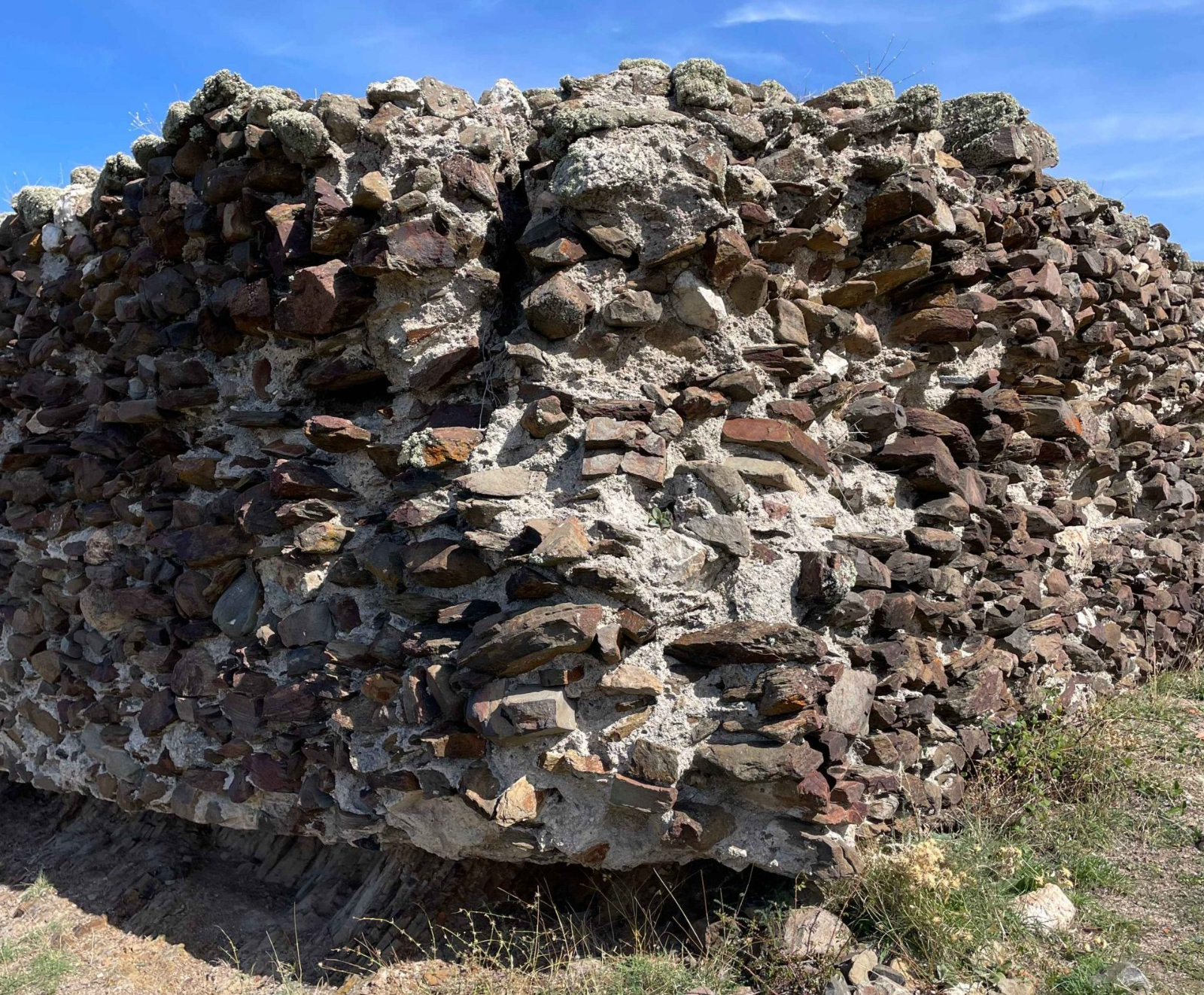 Las Cortes aprueban incluir el castillo de Castillejo de Azaba en el Catálogo de Bienes Culturales