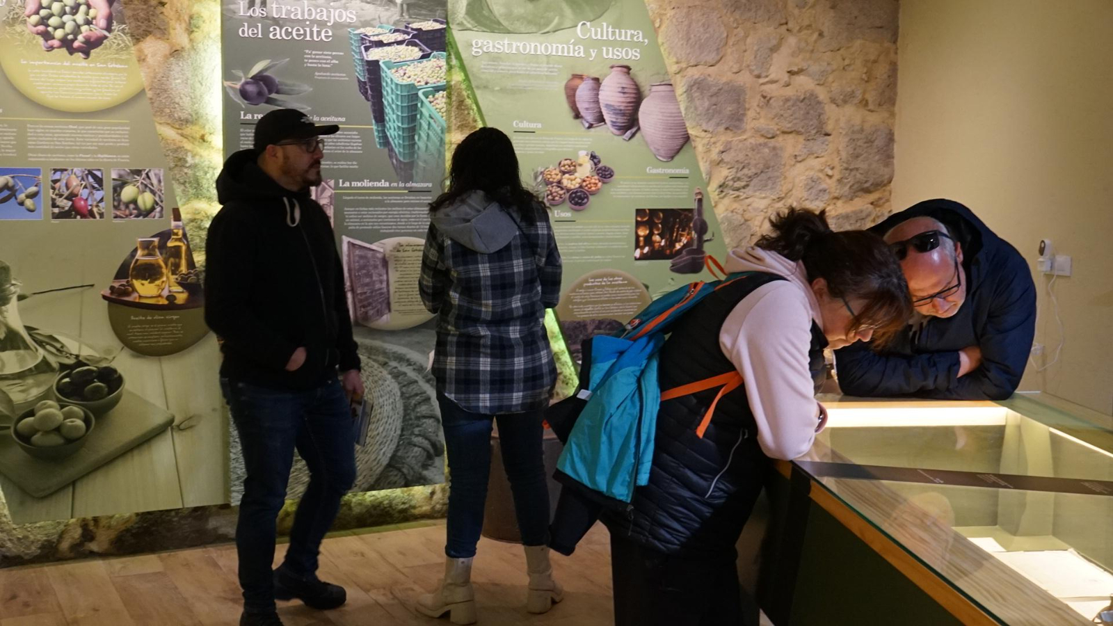 Vino, arte y senderismo: la fórmula de Catando un territorio triunfa en San Esteban de la Sierra 