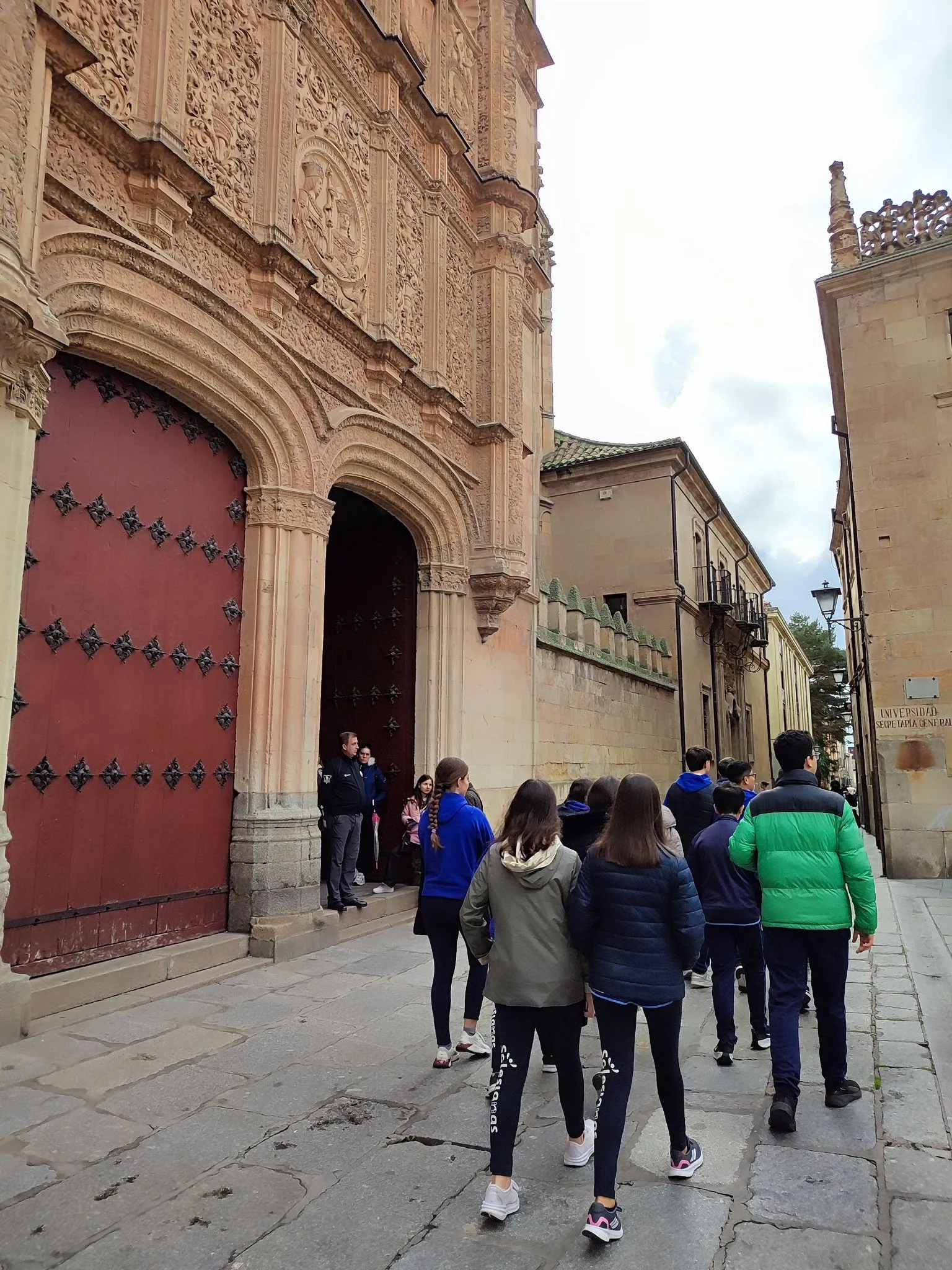 Estudiantes de 4º de la ESO del Colegio San Juan Bosco siguen los pasos de Unamuno por Salamanca
