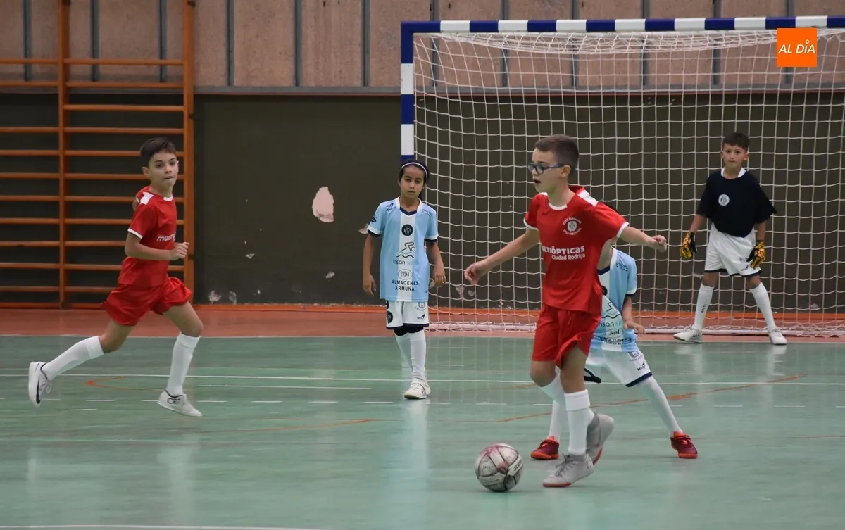Foto 10 - #M (8-9 NOV) Arrancan los Juegos Escolares con triplete de victorias en casa del III Columnas