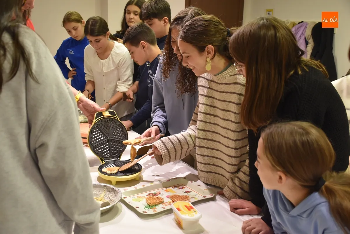 Foto 8 - Una quincena de chavales aprende reposter&iacute;a en el marco del programa J&oacute;venes Activos