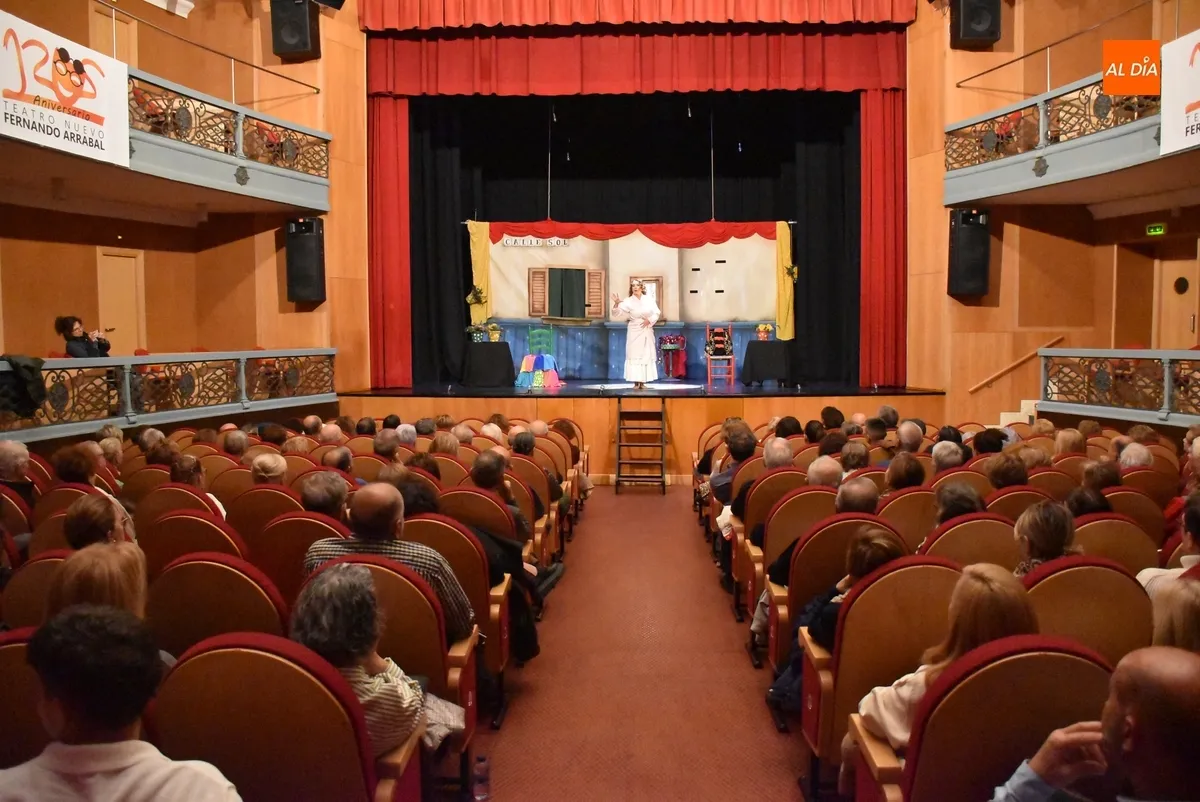 Foto 7 - &lsquo;La Faraona&rsquo; transforma con &eacute;xito el escenario del Teatro en una pe&ntilde;a flamenca