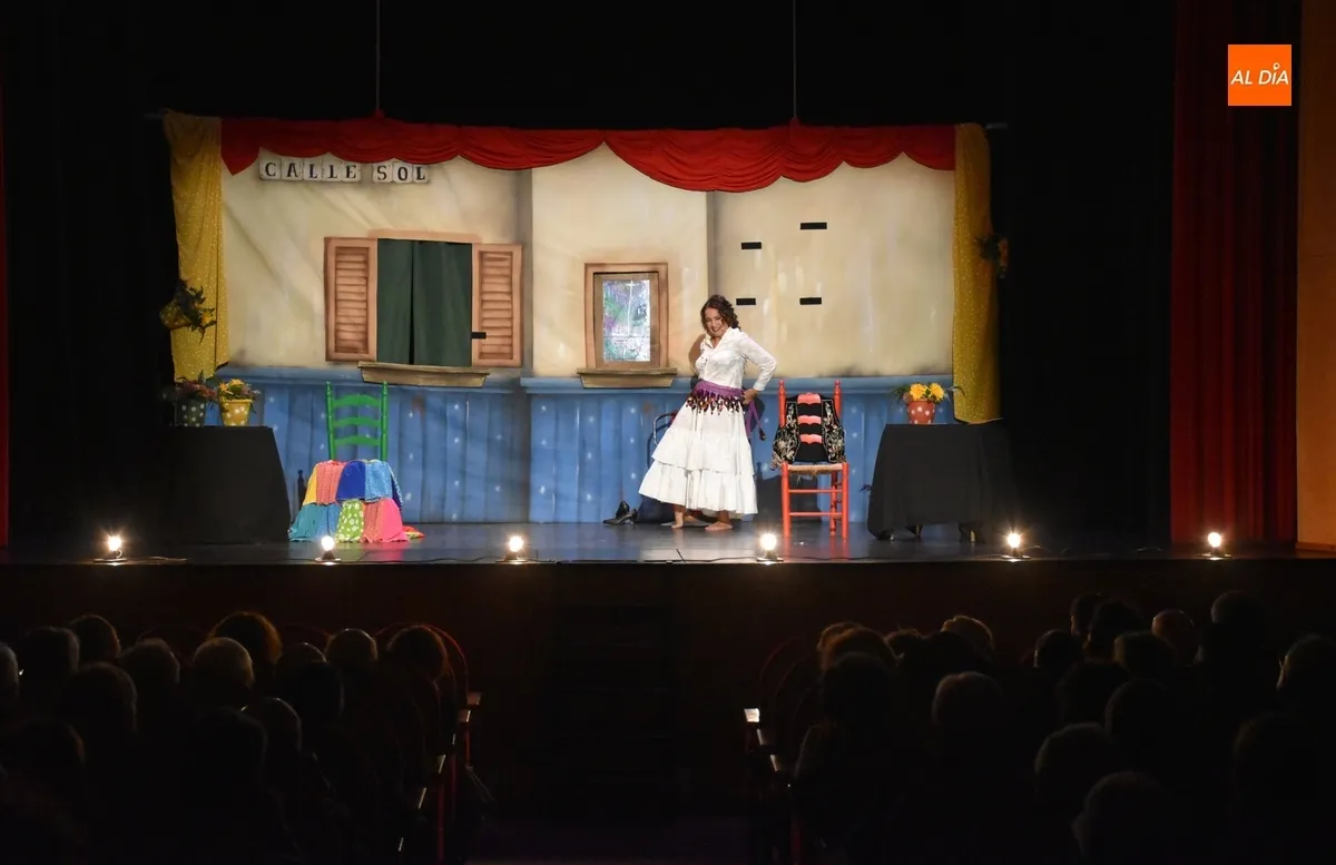 Foto 8 - &lsquo;La Faraona&rsquo; transforma con &eacute;xito el escenario del Teatro en una pe&ntilde;a flamenca