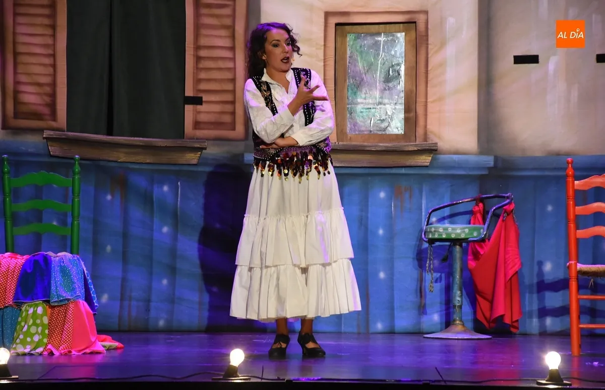 Foto 9 - &lsquo;La Faraona&rsquo; transforma con &eacute;xito el escenario del Teatro en una pe&ntilde;a flamenca