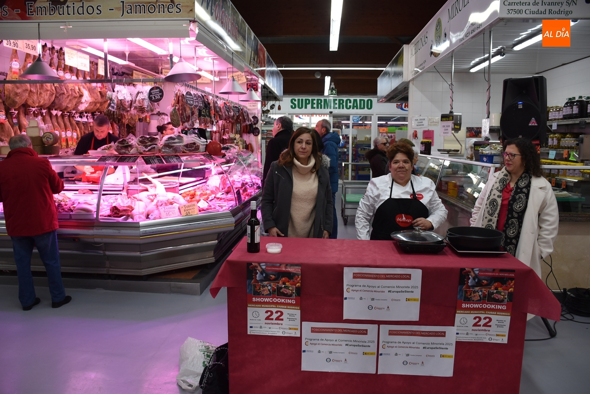 El Mercado de Abastos alberga un cocinado en directo de la mano de la Cámara de Comercio