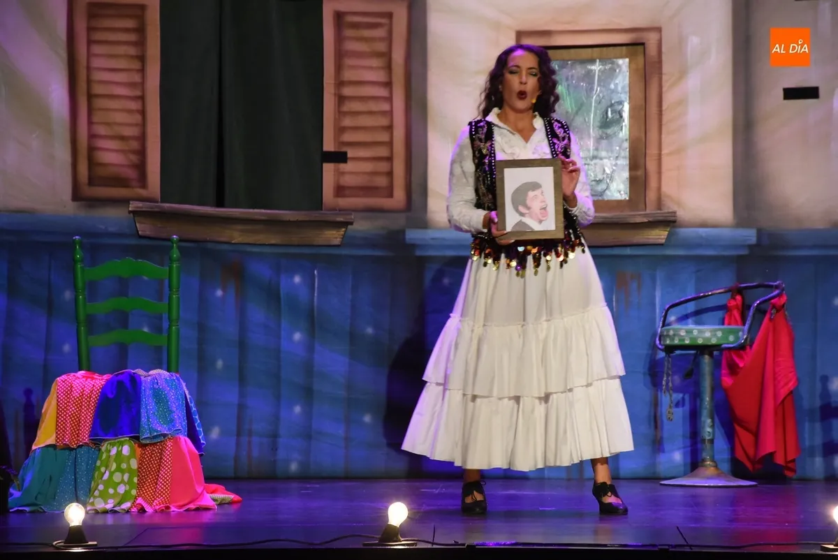 Foto 10 - &lsquo;La Faraona&rsquo; transforma con &eacute;xito el escenario del Teatro en una pe&ntilde;a flamenca