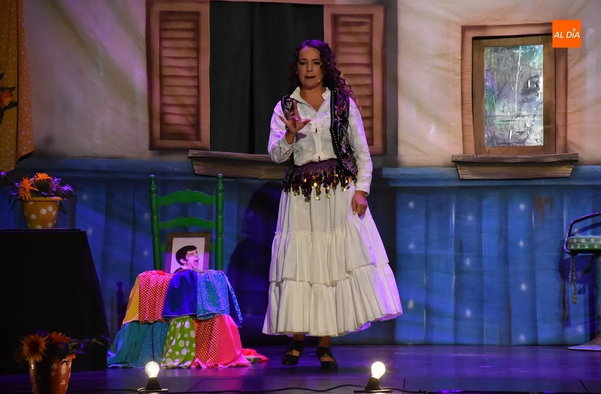 Foto 11 - &lsquo;La Faraona&rsquo; transforma con &eacute;xito el escenario del Teatro en una pe&ntilde;a flamenca