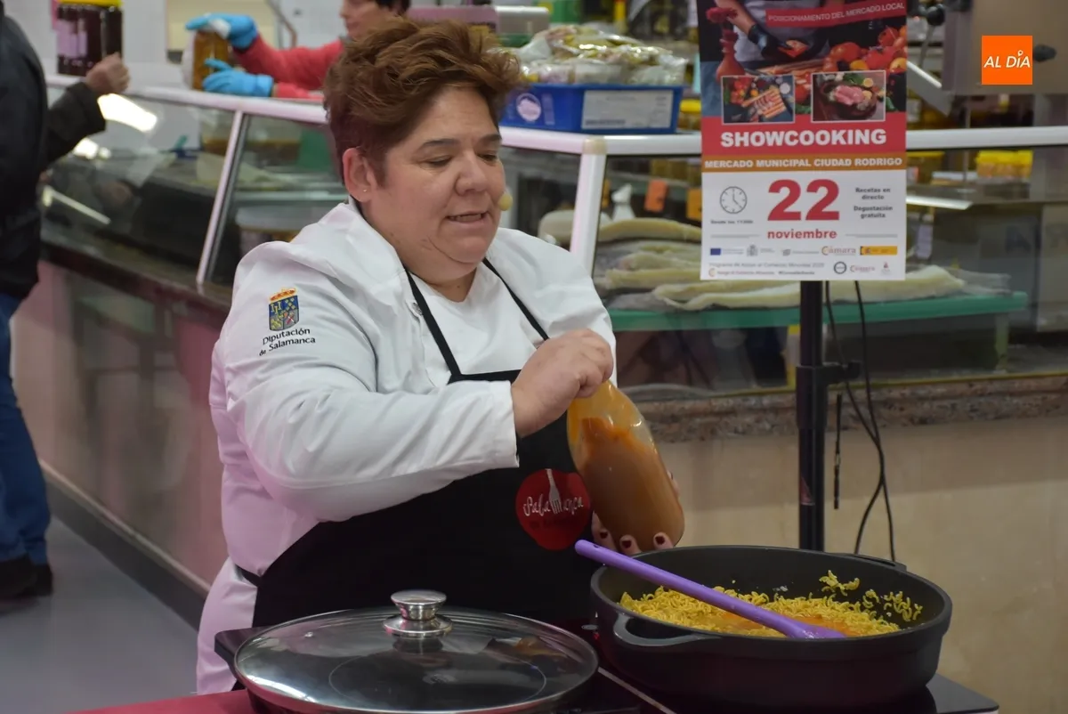 Foto 4 - El Mercado de Abastos alberga un cocinado en directo de la mano de la C&aacute;mara de Comercio