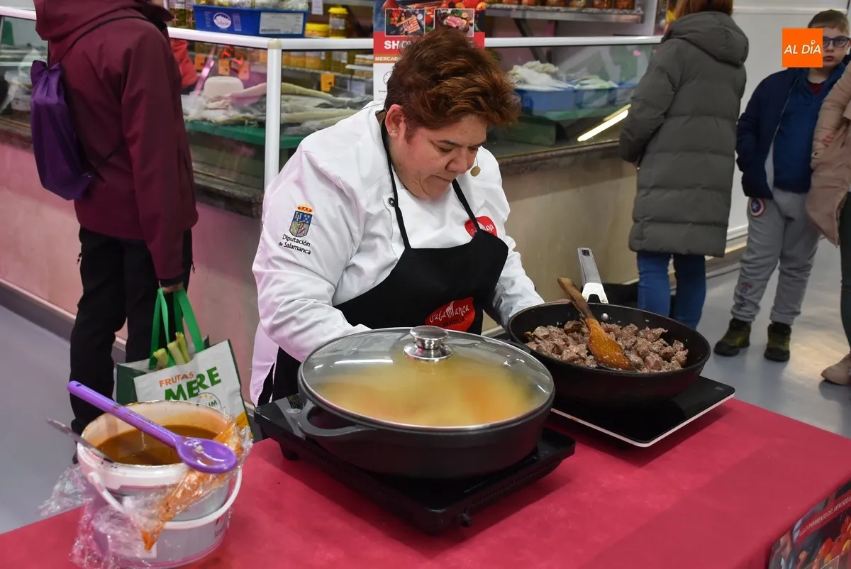 Foto 6 - El Mercado de Abastos alberga un cocinado en directo de la mano de la C&aacute;mara de Comercio