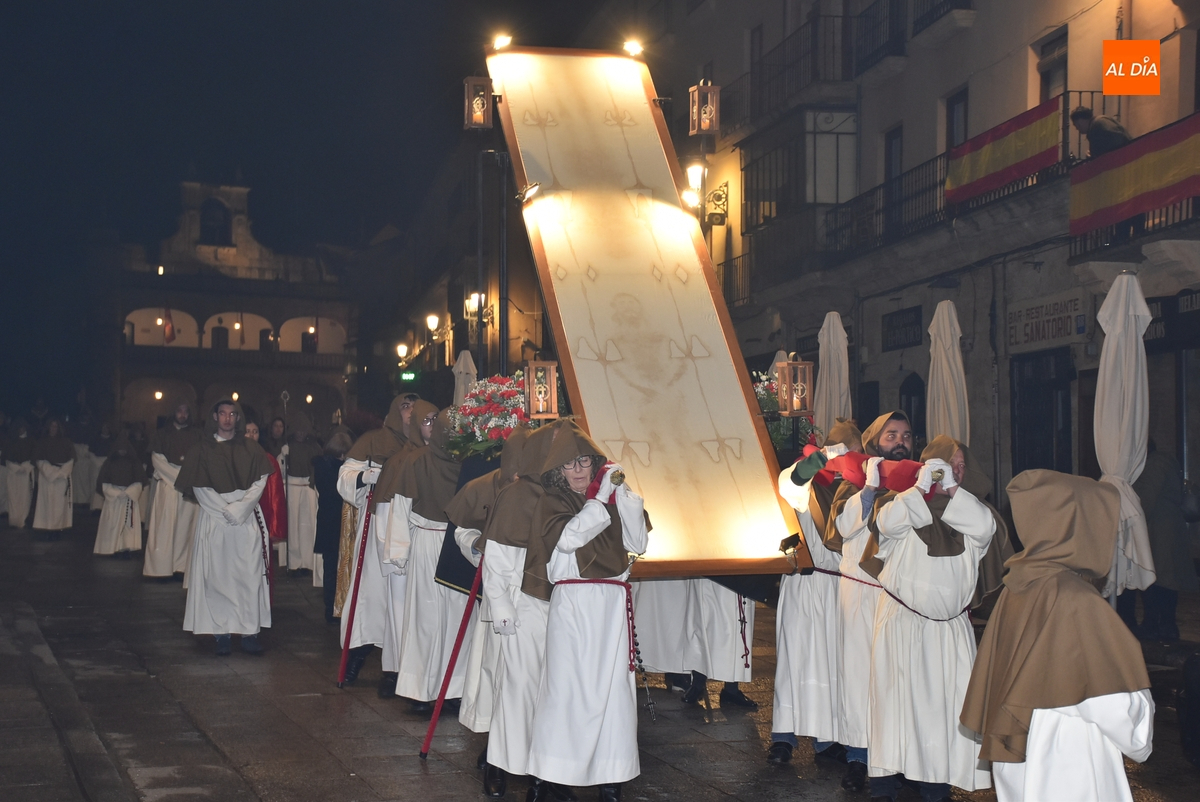 El Ayuntamiento aporta 1.200€ a la creación de la Sábana Santa de la Cofradía del Silencio