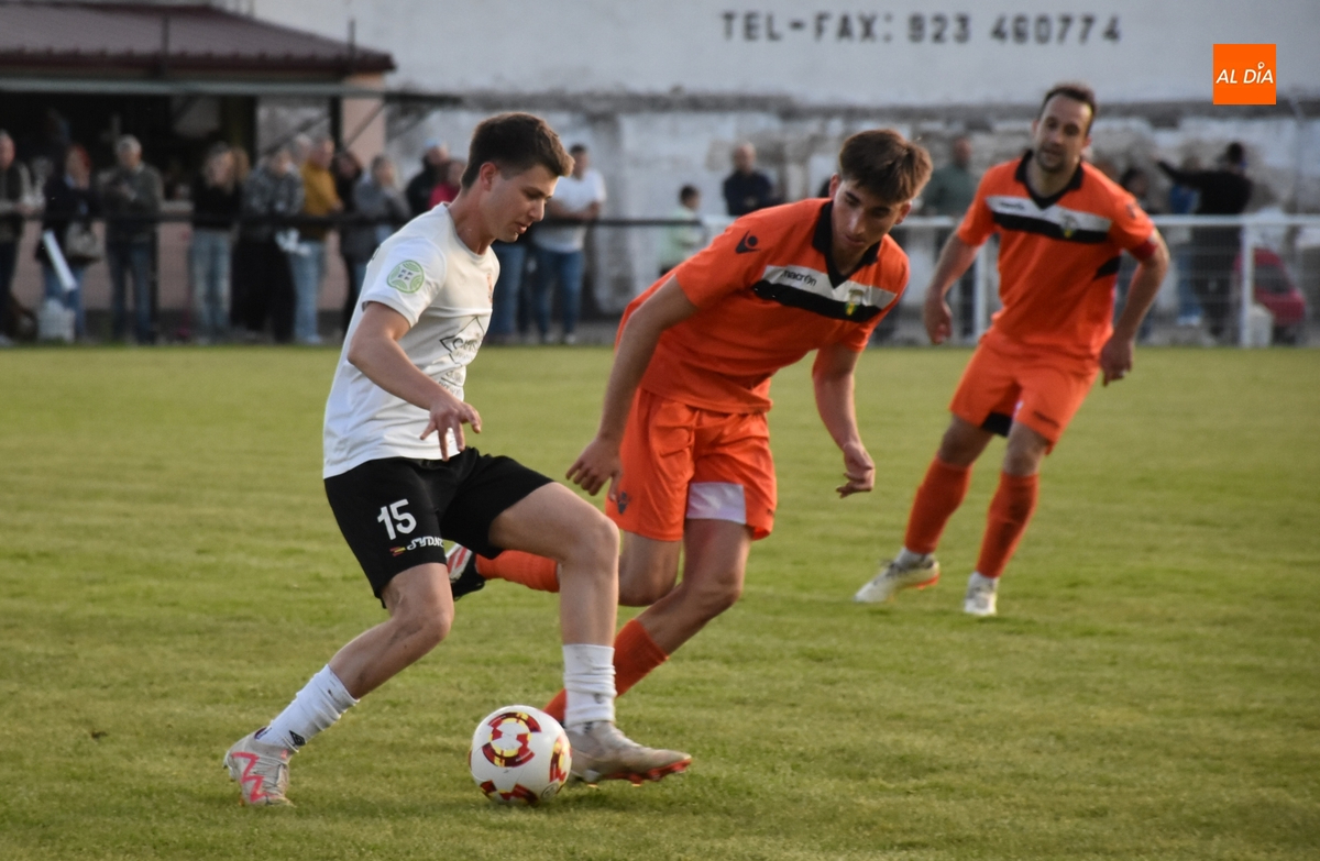 El Ciudad Rodrigo CF anuncia la salida de Álvaro Castaño