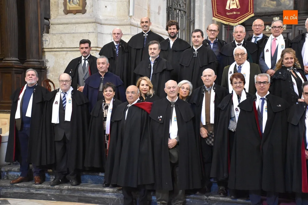 Foto 2 - San Mart&iacute;n de Tours congrega a medio centenar de capistas mirobrigenses